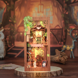 Cutebee Book Nook: Squirrel Collector