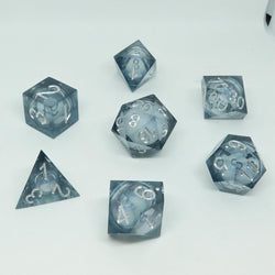 Dice Chronicle: Poly 7 Set Cube Liquid Core Molten