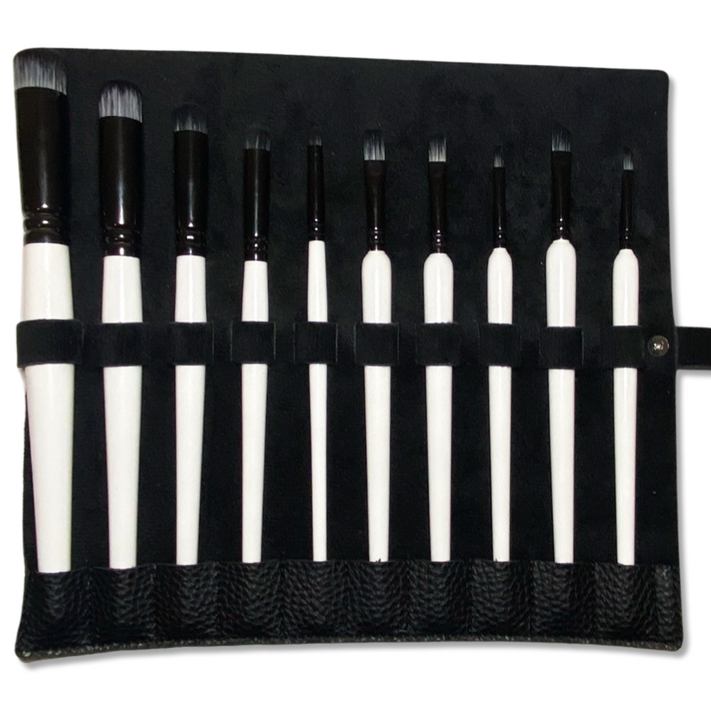 Brush Chronicle: Leather Brush Roll
