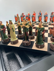 Chess Set Worldwise: Robin Hood Resin Chessmen on Black/Maple Chest