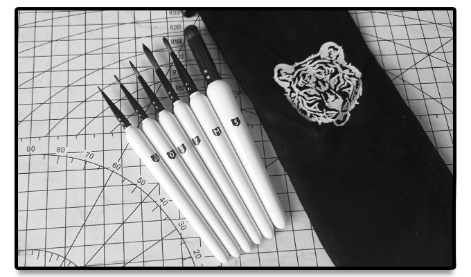 Mini Tools Chronicles: Brush Tiger Cub Kid's Brush Set