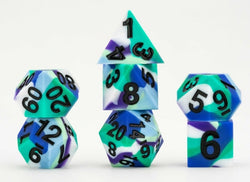 Dice Fanroll: 16mm Poly 7 Set Sharp Edge Silicone Rubber: Pride