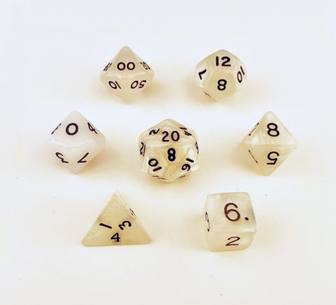 Dice Crystal Caste: 16mm Six-sided 9 set Pearl