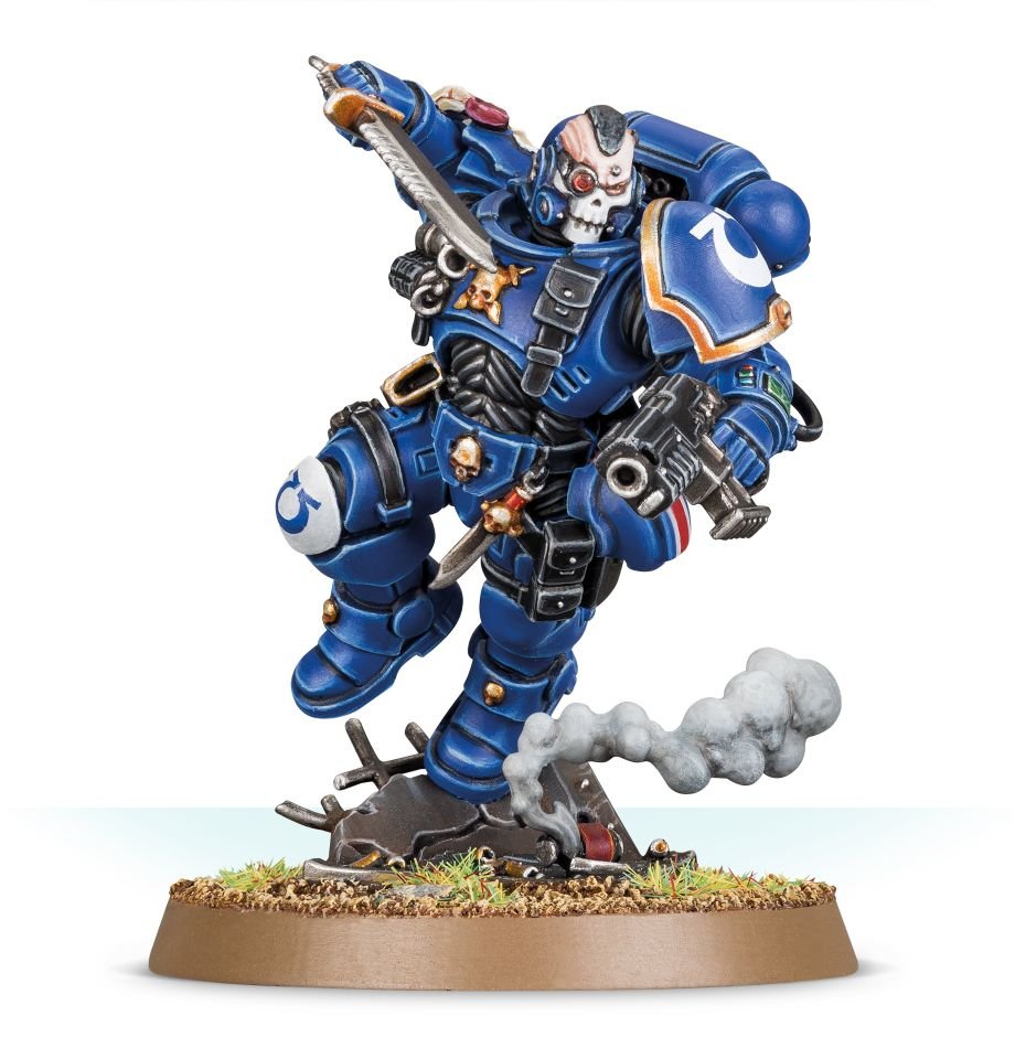 Warhammer 40K Space Marines: Primaris Lieutenant in Phobos Armour