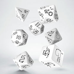 Dice Q-Workshop: Poly 7 Set Llama